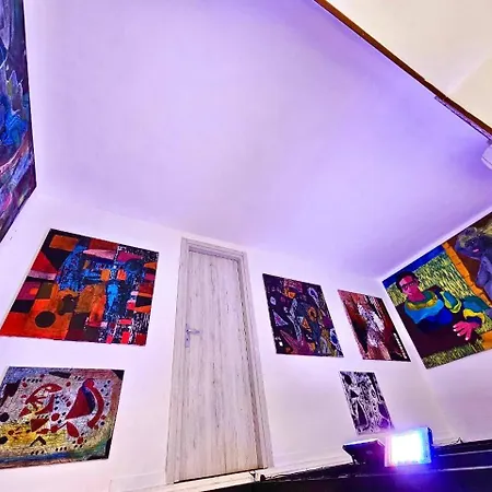 L'atelier ~ Mostra Sospesa Apartament