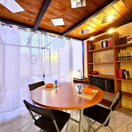 Apartament L'atelier ~ Mostra Sospesa *